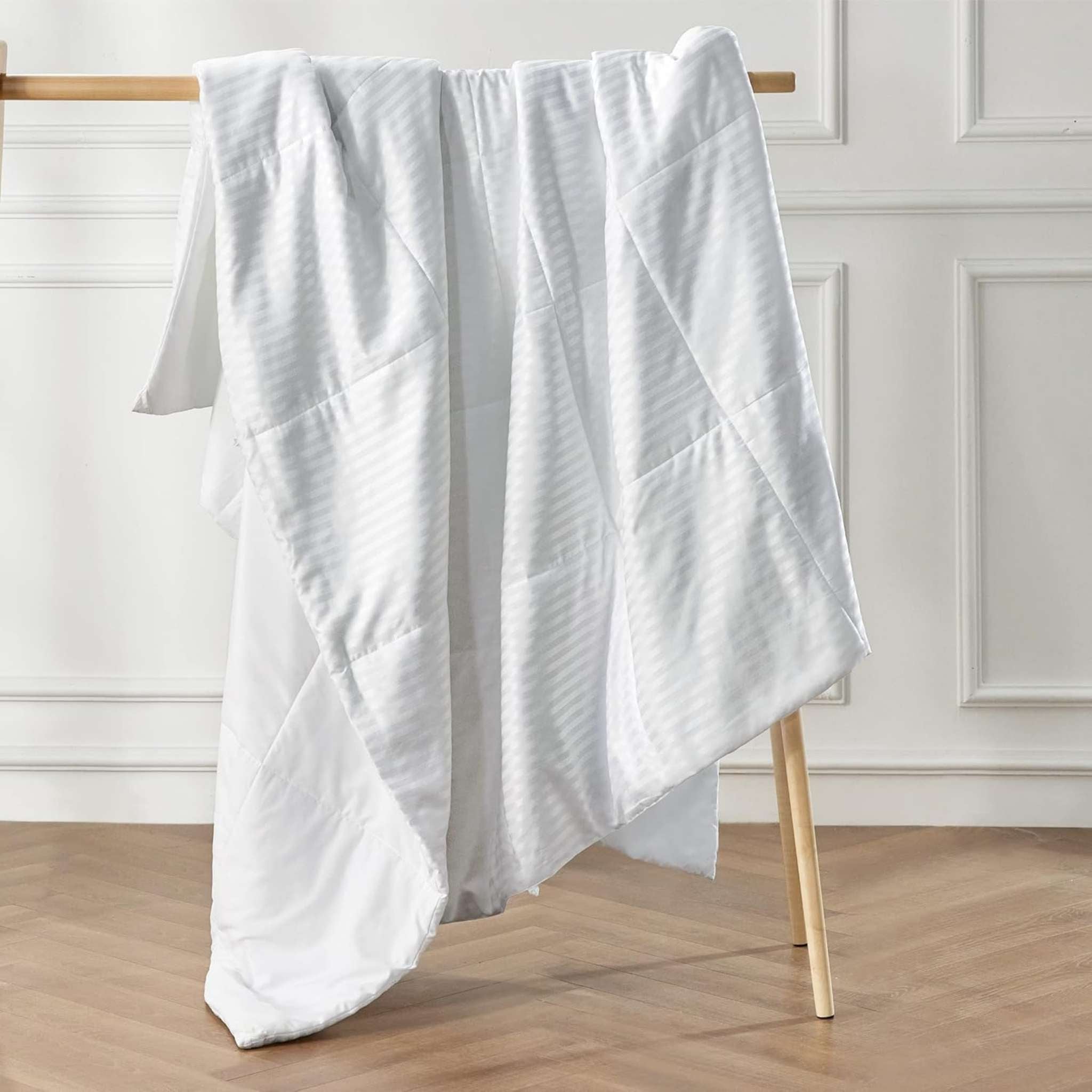 Plumón Blanco Estilo Hotel Raya Satinada y Tacto Suave